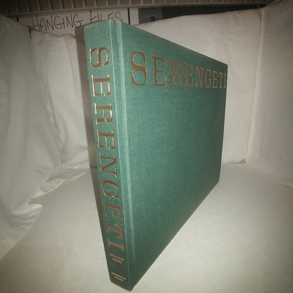 Serengeti: Natural Order on the African Plain by M - Picture 2 of 10